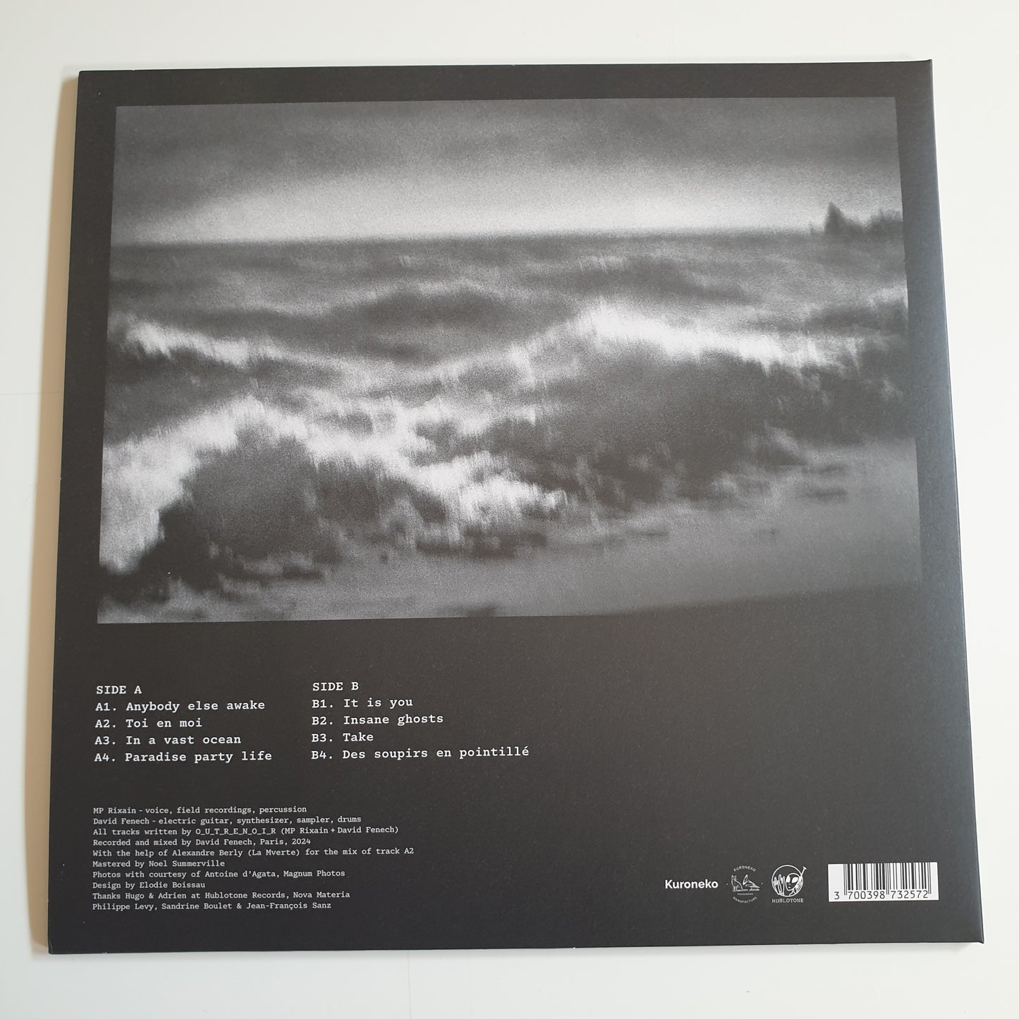 O_U_T_R_E_N_O_I_R - Insane Ghosts