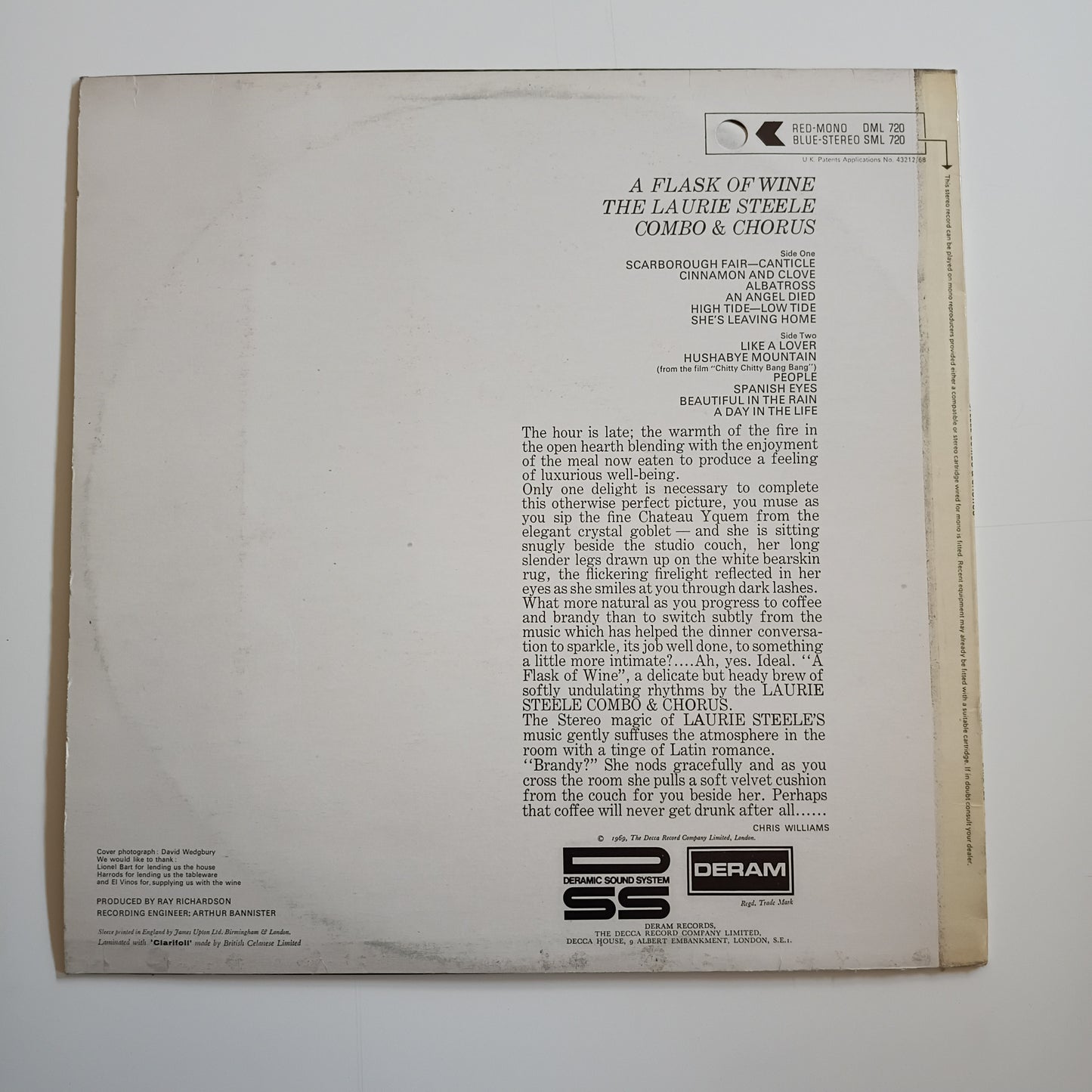 THE LAURIE STEELE COMBO AND CHORUS - A Flask Of Wine