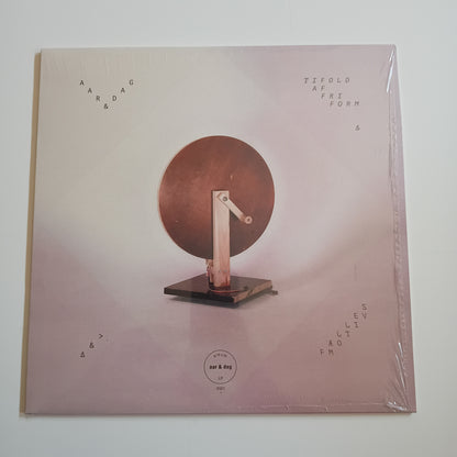 AAR & DAG - Tifold Af Fri Form og Fælles Motiv